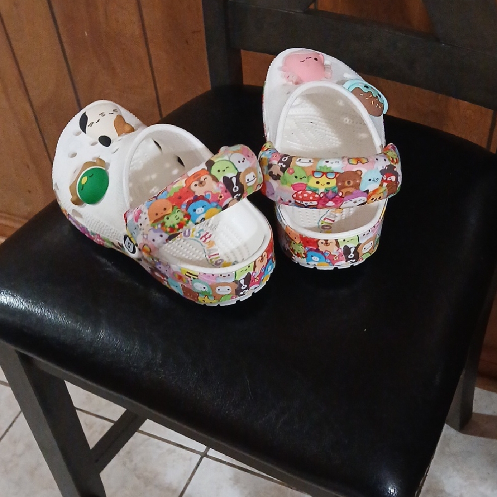 CROCS White Sandals with Cute Character Accents - Picture 7 of 8